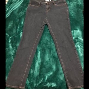 No Boundaries skinny jeans